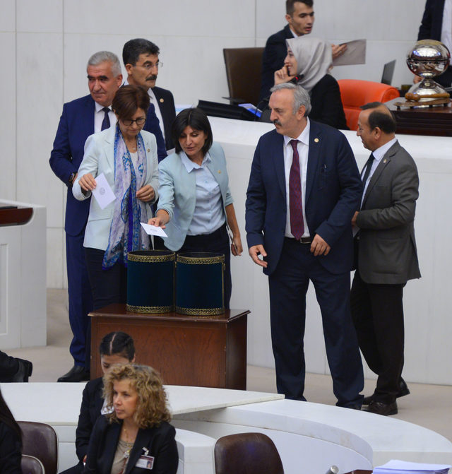 Meclis Başkanlığı için oy verme işlemi başladı (3)
