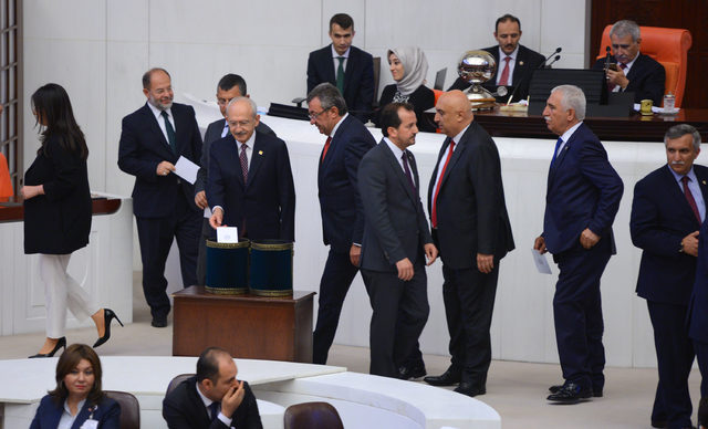 Meclis Başkanlığı için oy verme işlemi başladı (3)