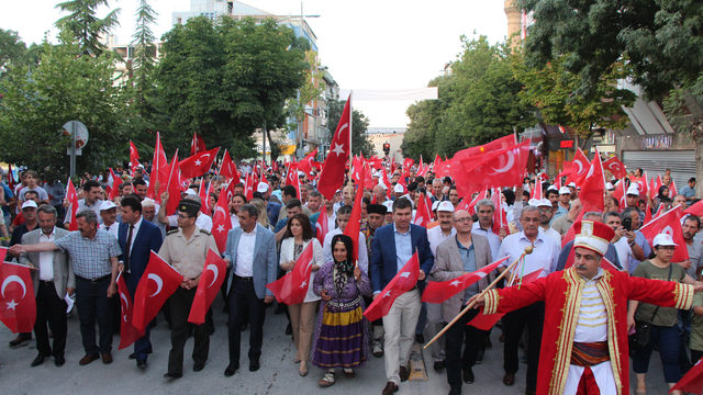 Şehit Halisdemir'in ablası: Ben nasıl gurur duymayayım Ömer Halisdemir'in ablası olmaktan