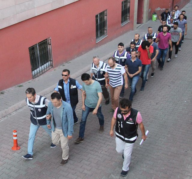 Kayseri merkezli FETÖ operasyonunda 11 asker adliyede