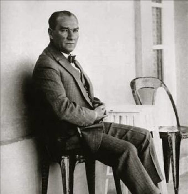 Ataturk Un Izinde Anadolu