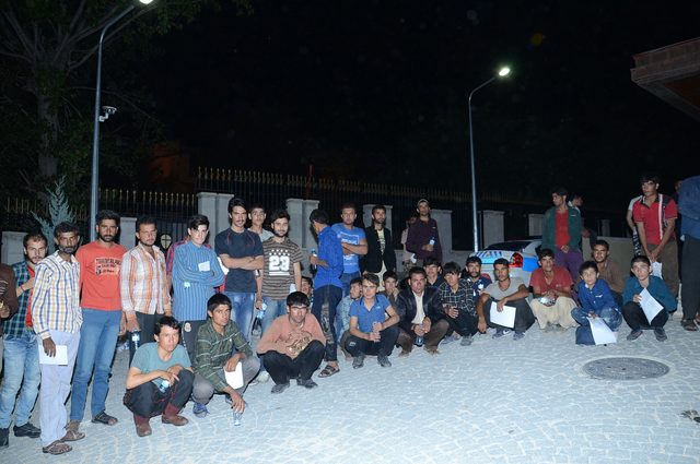 Darende'de 71 Afgan yakalandı