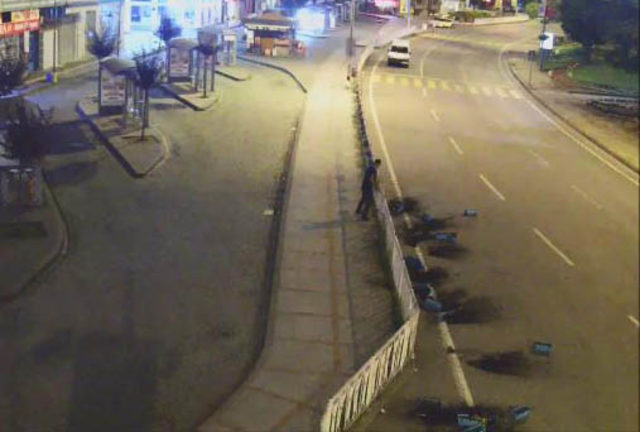 Süs saksılarını tahrip eden özel güvenlik görevlisine gözaltı