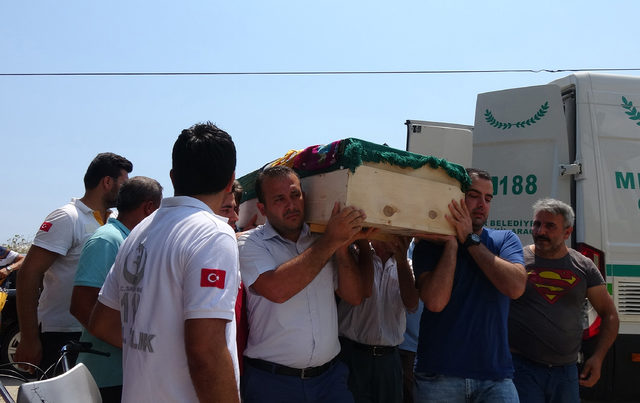 112 çalışanı Tuğba, yeleği tabutuna örtülerek son yolculuğuna uğurlandı