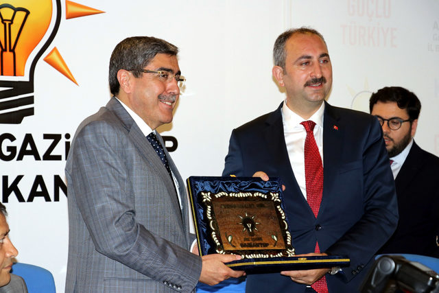 Bakan Gül: 15 Temmuz'un FETÖ'yle doğrudan ilgili olduğuna dair çok önemli delil bulundu (2)
