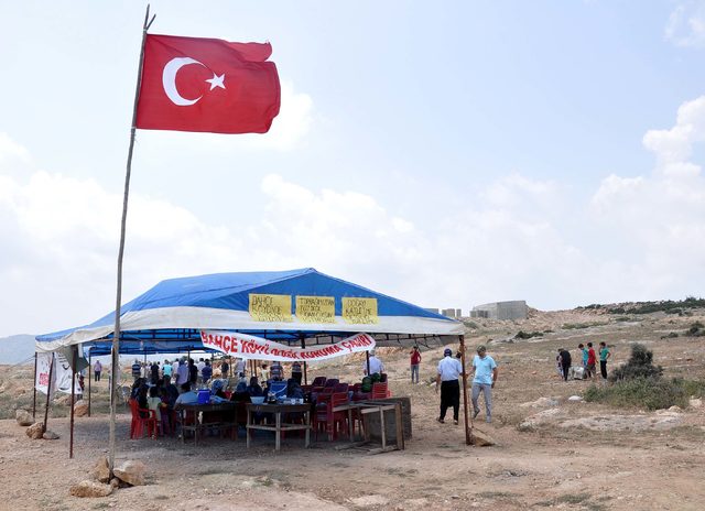 Köylülerden taş ocağına cenaze namazlı tepki