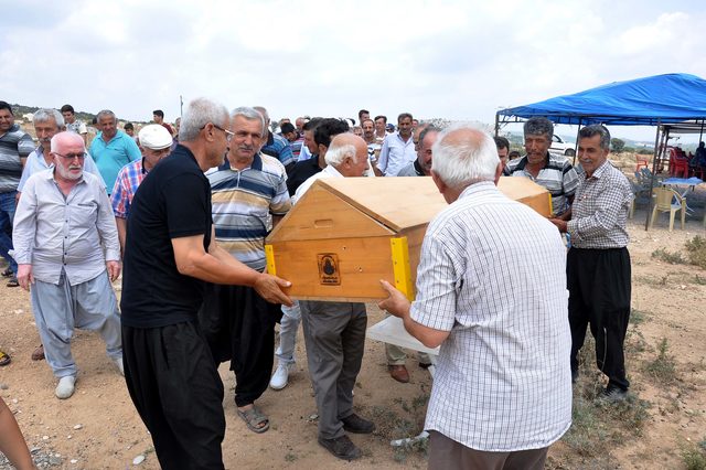 Köylülerden taş ocağına cenaze namazlı tepki