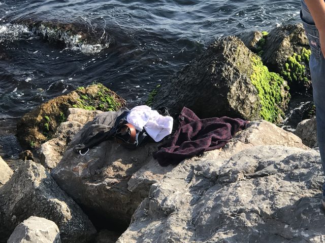Moda'da denize giren bir kişi boğularak can verdi