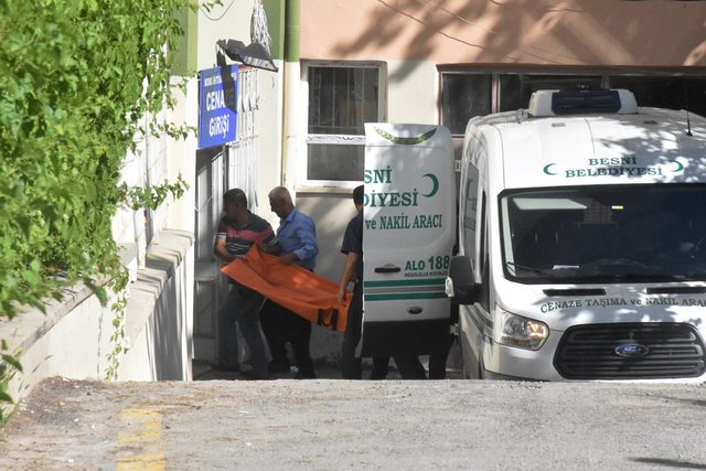 Arazi tartışmasında ailesini katletti: 5 ölü (3)