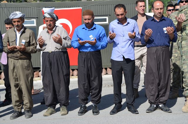 Şehit güvenlik korucusu için Hakkari'de tören