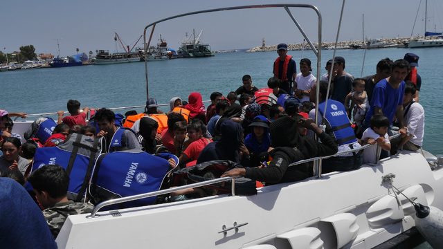Ayvacık’tan Midilli’ye geçmeye çalışan 99 kaçak yakalandı