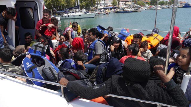 Ayvacık’tan Midilli’ye geçmeye çalışan 99 kaçak yakalandı