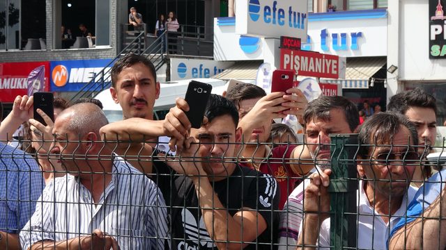 Kamyonet TIR'a çarptı: 1 ölü, 2 yaralı