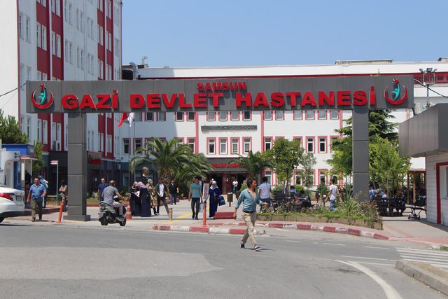 2 TL yüzünden 2 kardeşin bıçaklanma anı güvenlik kamerasında