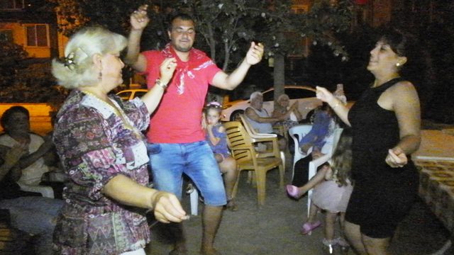 Burhaniye'de sazlı sözlü asker uğurlaması geleneği