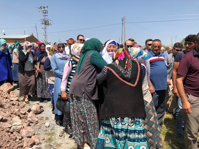 Şehit kepçe operatörü, son yolculuğuna uğurlandı (2)- Yeniden