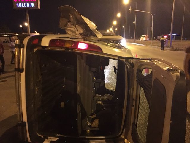 Amasya’da kamyonetler çarpıştı: 1'i çocuk 6 yaralı