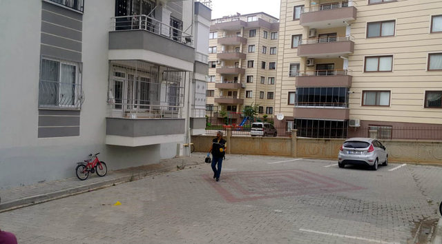2 çocuk annesi, 5'inci kattan ölüme atladı
