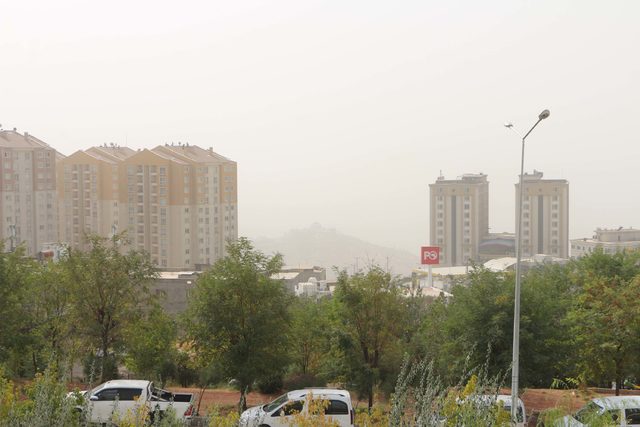 Şırnak'ta toz bulutu gündüzü geceye çevirdi! Hayati uyarı