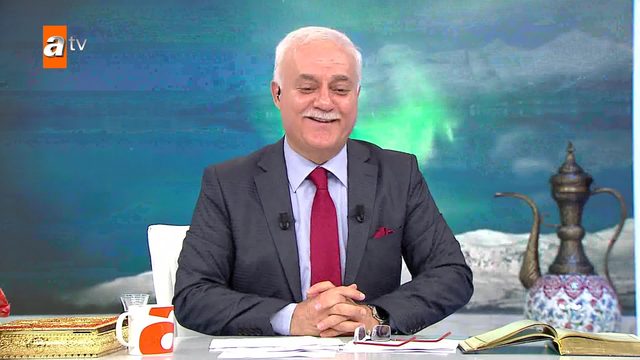 nihat hatipoglu kimdir