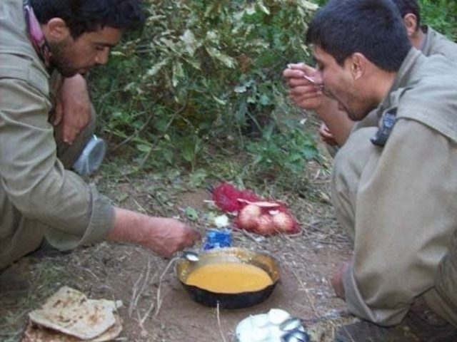PKK'lı Teröristlerin Üzerinden Çıkan Fotoğraflar - Mynet trend