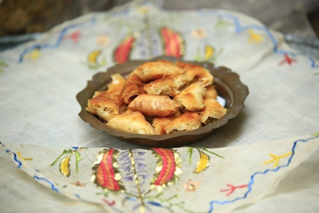 LÜLE BAKLAVASI LÜLE BAKLAVASI